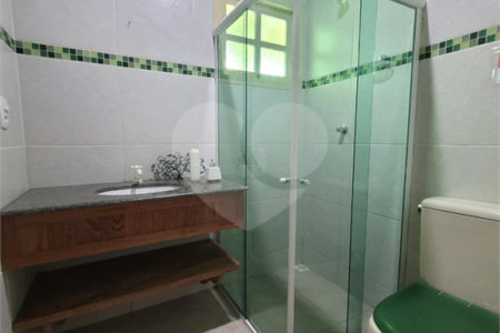 Casa à venda com 4 quartos, sendo 2 suítes, no Centro, Santa Cruz Cabrália, BA