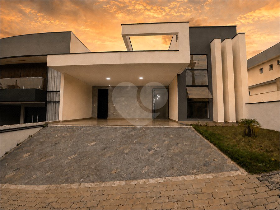 Casa à venda com 3 suítes no condomínio Renaissance, Sorocaba - SP