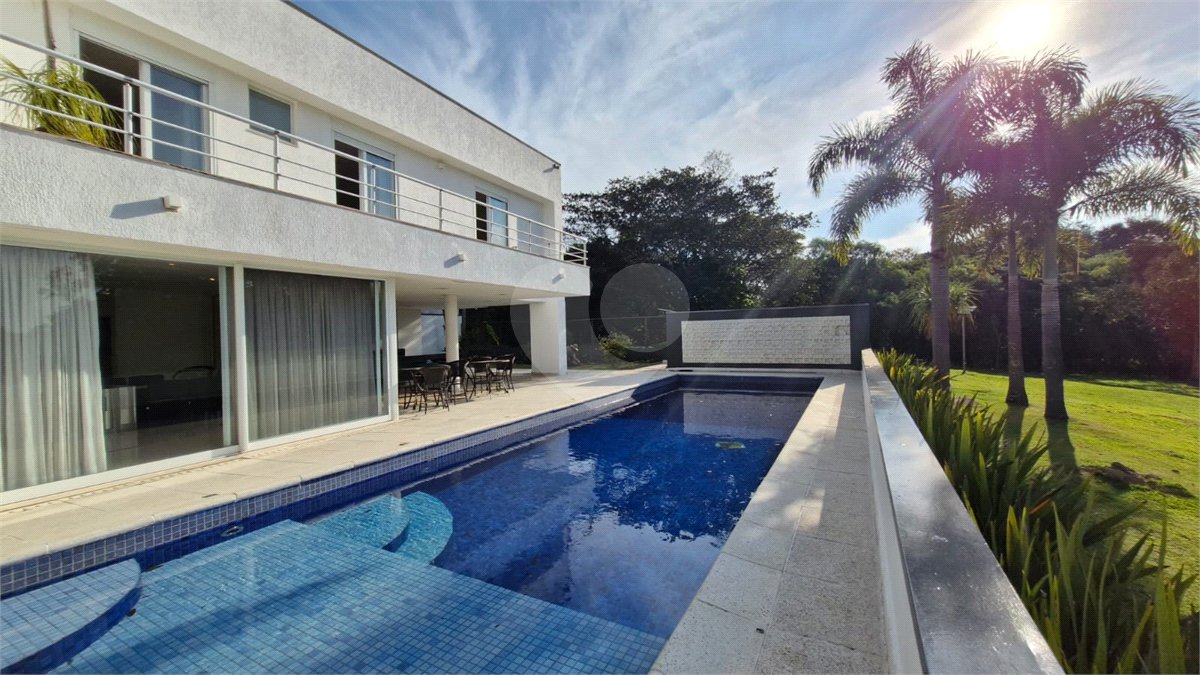 Casa à venda ou para alugar com 5 quartos, sendo 4 suítes, no condomínio Shamballa II, Atibaia - SP
