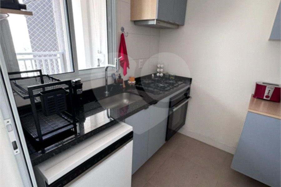 Apartamento á venda de 81m2 no Ipiranga com 2 dorms, 2 suítes, 3 banheiros, 2 vagas. Estuda permuta.