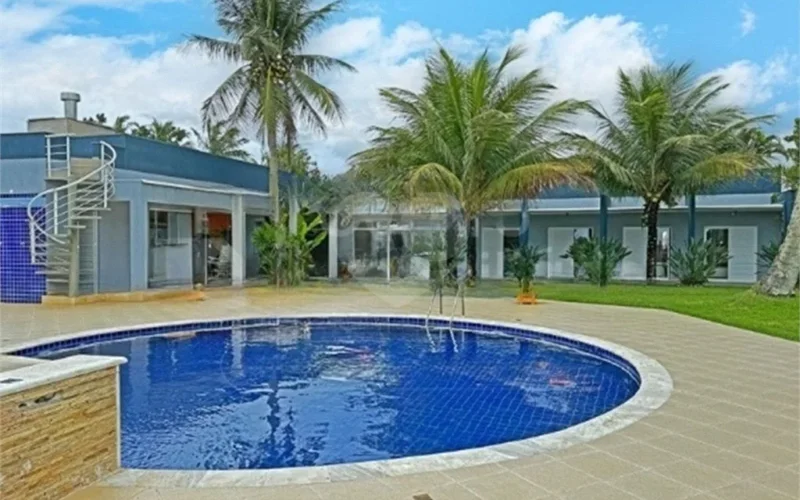 Casa a venda em Peruíbe - Frente ao Mar.