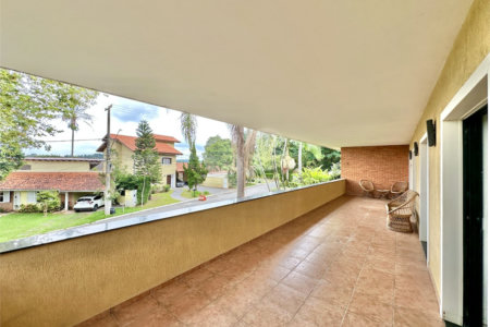 Casa á venda – Granja Viana
