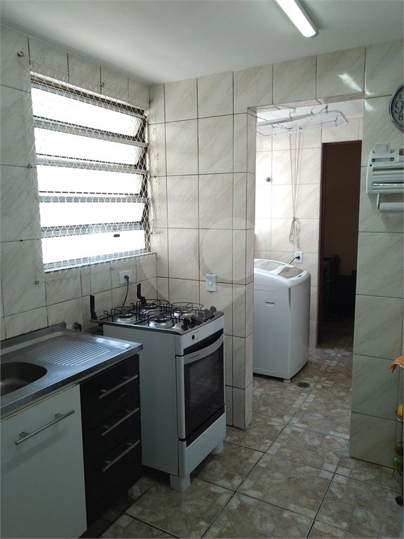 Apartamento duplex, espaçoso, ensolarado. Ideal para uma bela modernização.