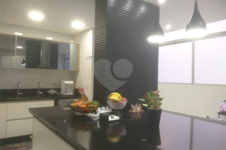Apartamento de 3 quartos, 1 suíte, à venda no Paraíso. Impecável!