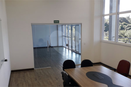 Prédio para alugar em Vila Salles, Atibaia, SP