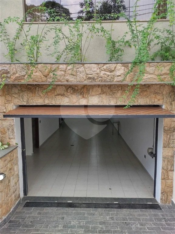 Linda casa à venda no bairro Santa Maria em São Caetano do Sul, 257 m², 3 quartos (1 suíte) e 6 vagas de garagem