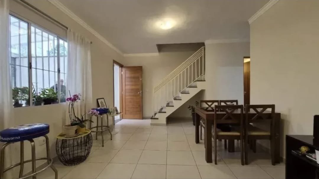 Casa à venda com 2 suítes em Jardim Monte Alegre, São Paulo, SP