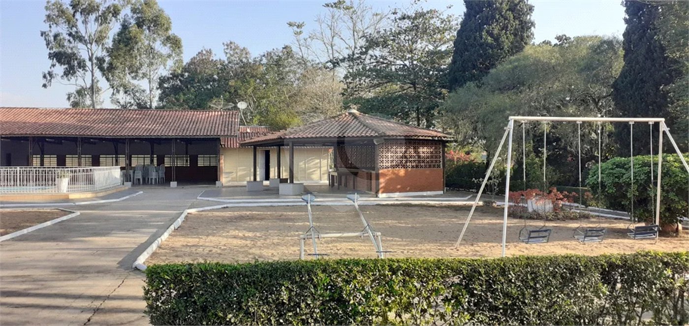 Excelente chácara à venda em Artemis, com piscina, campo de futebol, barracão para festas
