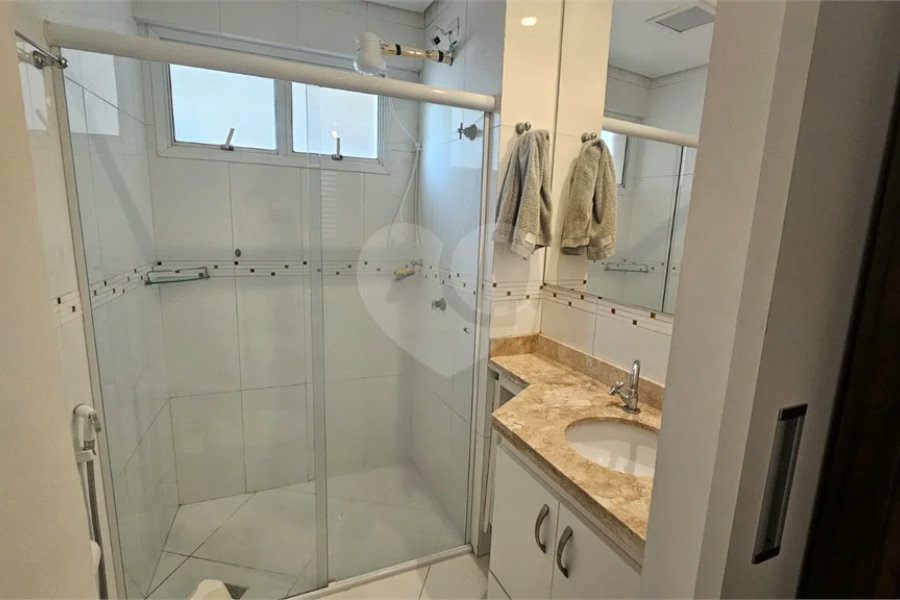 Apartamento mobiliado disponível para locação - em excelente localização na Av. Independência em Piracicaba.