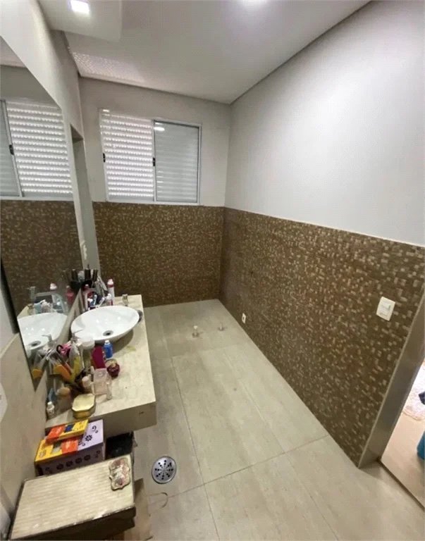 Sobrado à venda com 5 quartos em Santa Maria, Osasco, SP