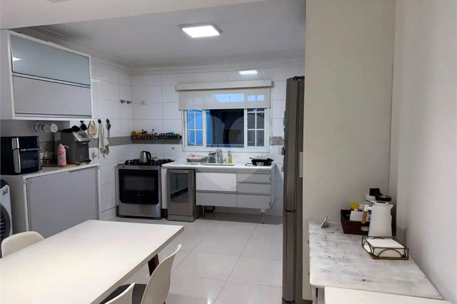 Casa à venda com 4 quartos em Vila Fiat Lux, São Paulo