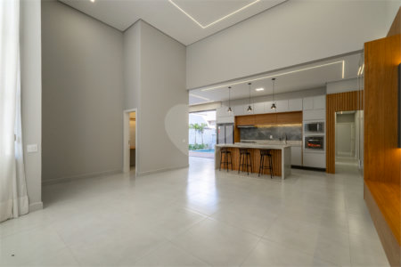 Indaiatuba - SP - Condominio Dona Lucilla - Valor R$2.295.000,00 - 3 suítes + escritório + lavabo - Terreno: 300m2 - Construção: 188m2 - Diferenciais - Móveis planejados no escritório, sala de TV, lavabo, cozinha, área gourmet, lavanderia, banheiros e closet - Ar condicionado em todos os ambie