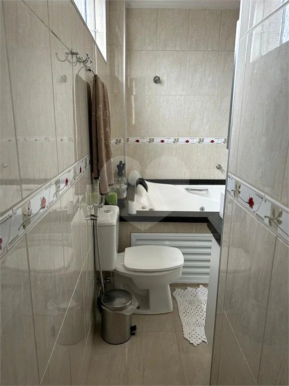 Apartamento amplo com 02 dormitórios, 01 suíte