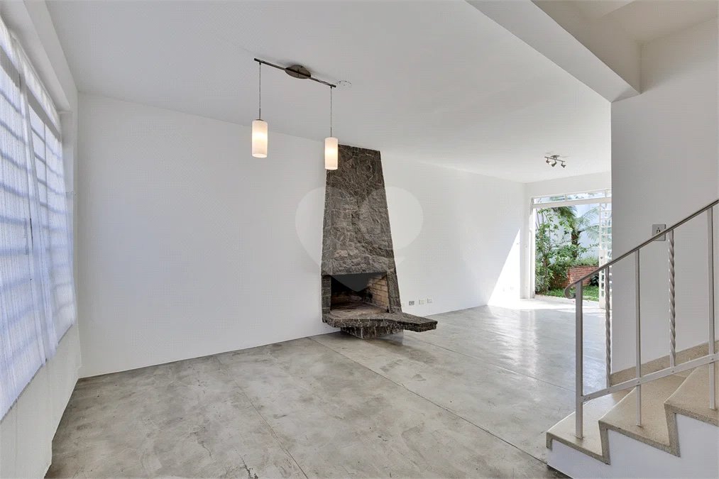 Casa de Vila à venda com 4 quartos, sendo 2 suítes, em Alto da Boa Vista, São Paulo, SP