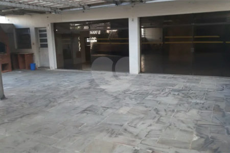 Apartamento à Venda | 327 m² | 4 dormitórios (1 suíte) | 2 vagas na Mooca!