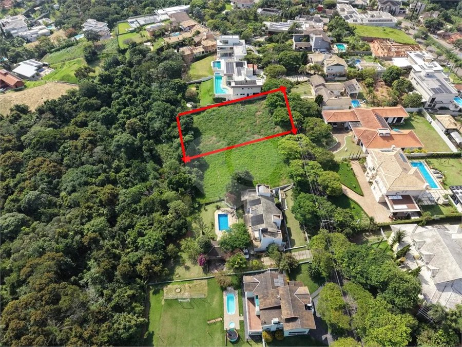 Terreno com 1.500 m2 no Condomínio Residencial Jardim Primavera Louveira SP
