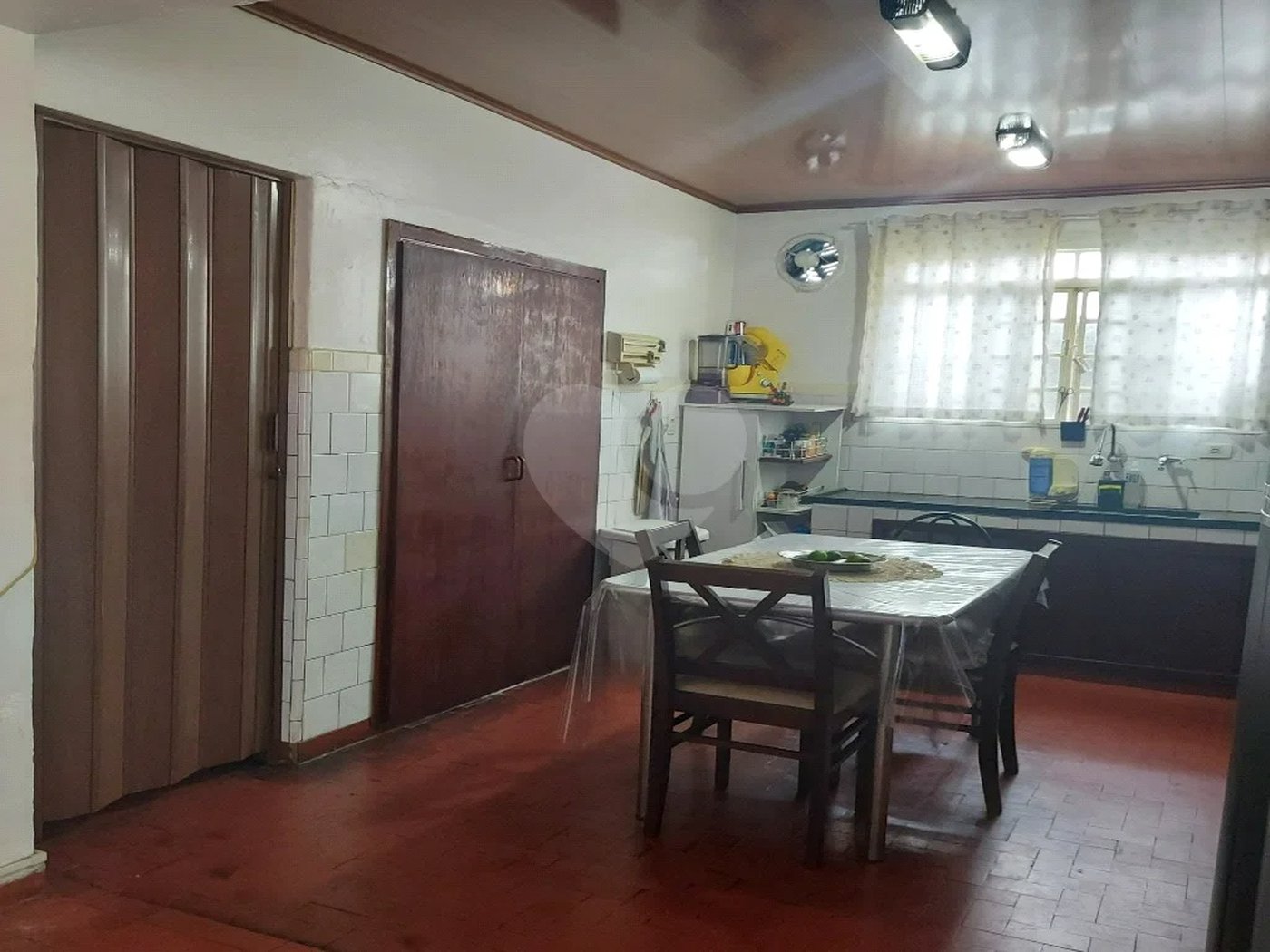 Casa térrea com 300m², 120m² de área construída, 2 quartos, vaga para 3 carros, à venda em Pirituba