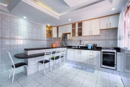 Casa com 150m², 5 dormitórios, sendo 1 suíte, 2 vagas de garagem, à venda na Vila Matilde.