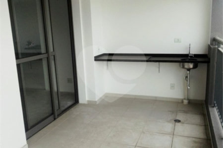 Apartamento com 2 quartos (1 suíte) e garagem à venda no Tatuapé