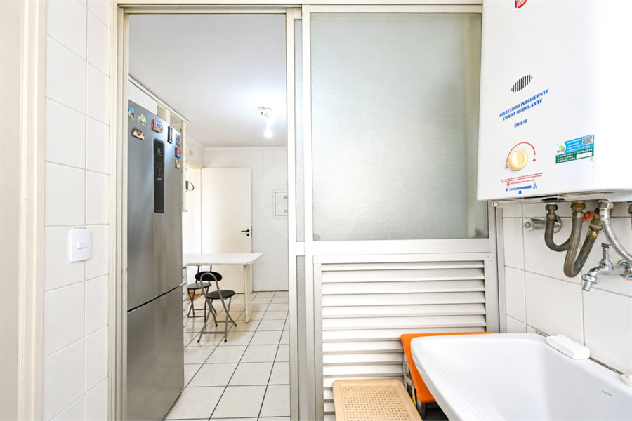 Apartamento, 75m² - 3 Dormitórios, 1 Suíte, 2 Vagas, Potencial para Reforma - Chácara Inglesa