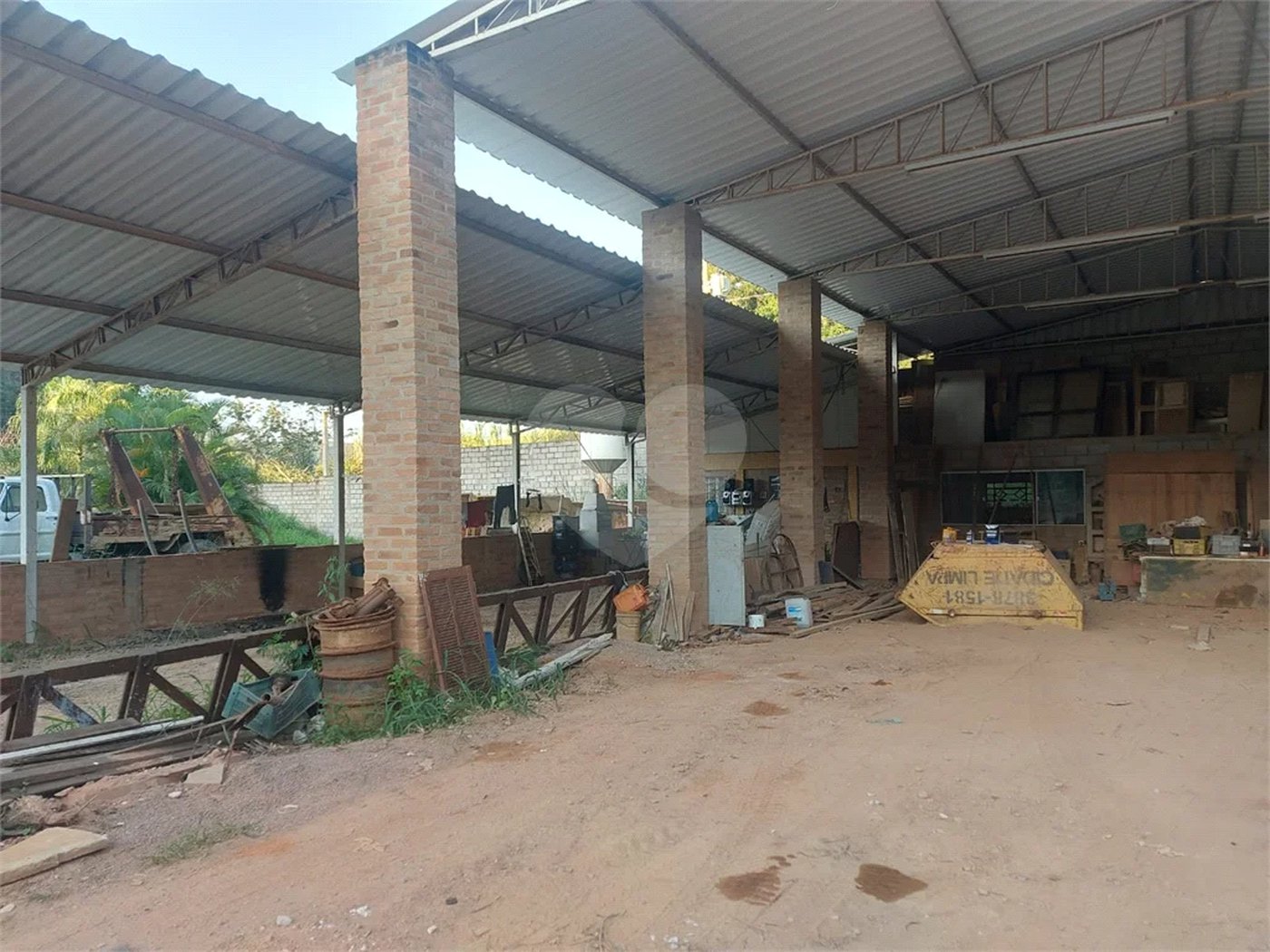 Locação de barracões para Armazenamento" área total de 6000mts - Bairro Abadia - Louveira SP