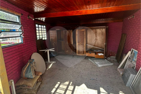 Casa com 70m², 3 dormitórios, sendo 1 suíte, 4 vagas, à venda no bairro do Ipiranga.