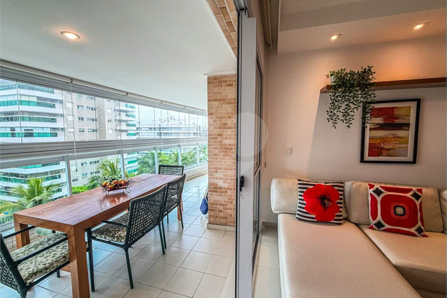 Apartamento à venda com 3 quartos, sendo 1 suíte, em Riviera de São Lourenço, Bertioga, SP