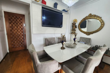 Apartamento com 70m² , 2 dormitórios , sendo 1 suíte , 2 vagas , à venda no Bosque da Saúde.