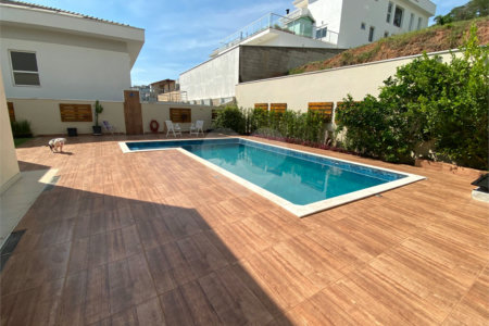 Linda casa Condomínio Santa Isabel I