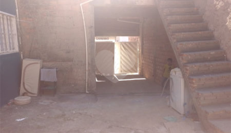 Casa à venda com 9 quartos em Cidade Aracy, São Carlos, SP