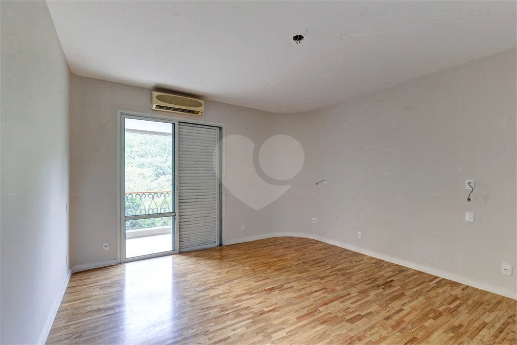 Apartamento no Alto da Boa Vista Condomíno com vasta área verde, lazer e segurança..