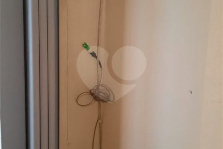 Jardim Morada do Sol- casa de vila- frente- sem vaga de garagem,(garagem pra moto,) - 1 dormitório, wc, cozinha, lavanderia - R$ 1000,00- com iptu- aceita 03 caução, fiador, 08 titulo de capitalização, obs - água e energia compartilhada, Ótima localização, próxima ao distrito i