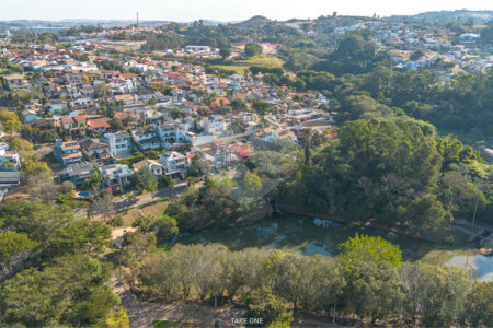Belíssimo sobrado com piscina aquecida no Condomínio Villagio Capriccio - Louveira SP.
