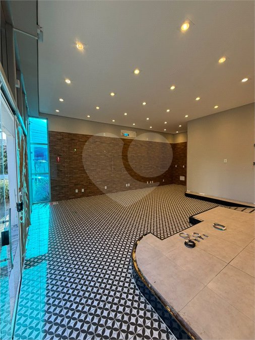SALÃO COMERCIAL PARA LOCAÇÃO EM INDAIATUBA SP! - Av. Pres. Kennedy! - Salão comercial de 89,64 m² no térreo do Edifício Granada une modernidade, conforto e a melhor localização de Indaiatuba. Destaques do Imóvel: - Espaço Amplo: Salão principal com excelente iluminação natural. - Infraestrutura: