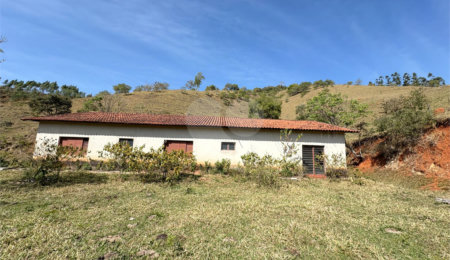 Sítio à venda com 3 suítes em Bairro do Cambará, São Roque, SP
