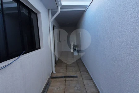 Sobrado á Venda no Ipiranga, 3 dormitórios, 2 vagas na garagem, reformado