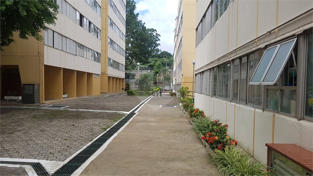 Apto 69 mt - 02 dormitorios - Sala - Cozinha 02 wcs -