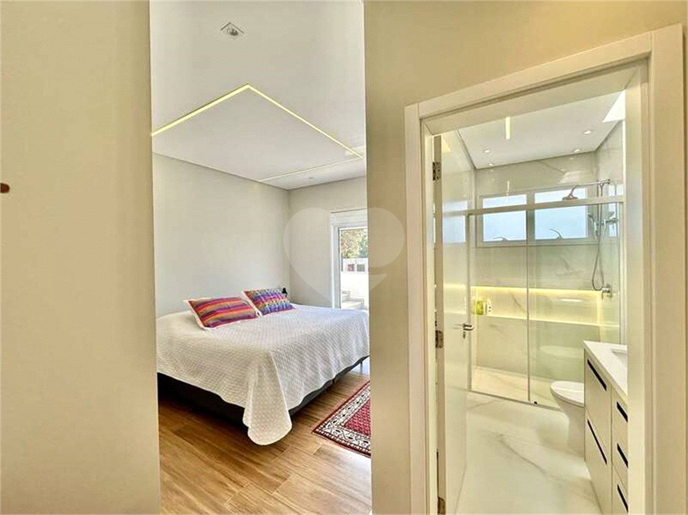 Casa Contemporânea e Mobiliada no Condomínio Palos Verdes – A Essência do Alto Padrão na Granja Viana – 7 suítes, 4 pavimentos com elevador