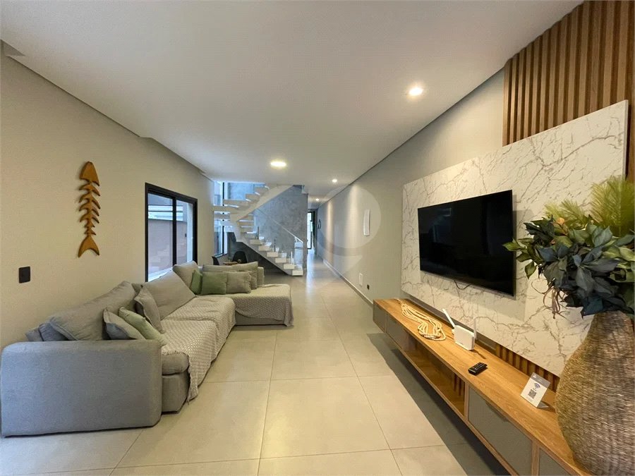 Casa à venda ou para alugar com 5 quartos, sendo 4 suítes,  em Morada da Praia, Bertioga, SP