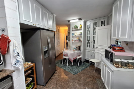 Apartamento em Perdizes 3 suítes, 4 vagas de garagem.