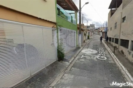 Sobrado com 101m², 2 dormitórios, sendo 2 suítes, 2 vagas, à venda na Vila Ema.
