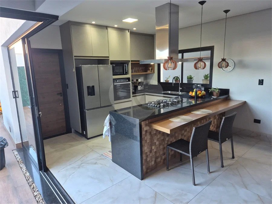 Casa de Alto Padrão para Alugar com Lazer Completo, Tecnologia e Sustentabilidade