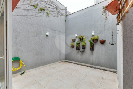Casa de vila com 2 quartos á venda no Alto da Boa Vista, São Paulo - SP