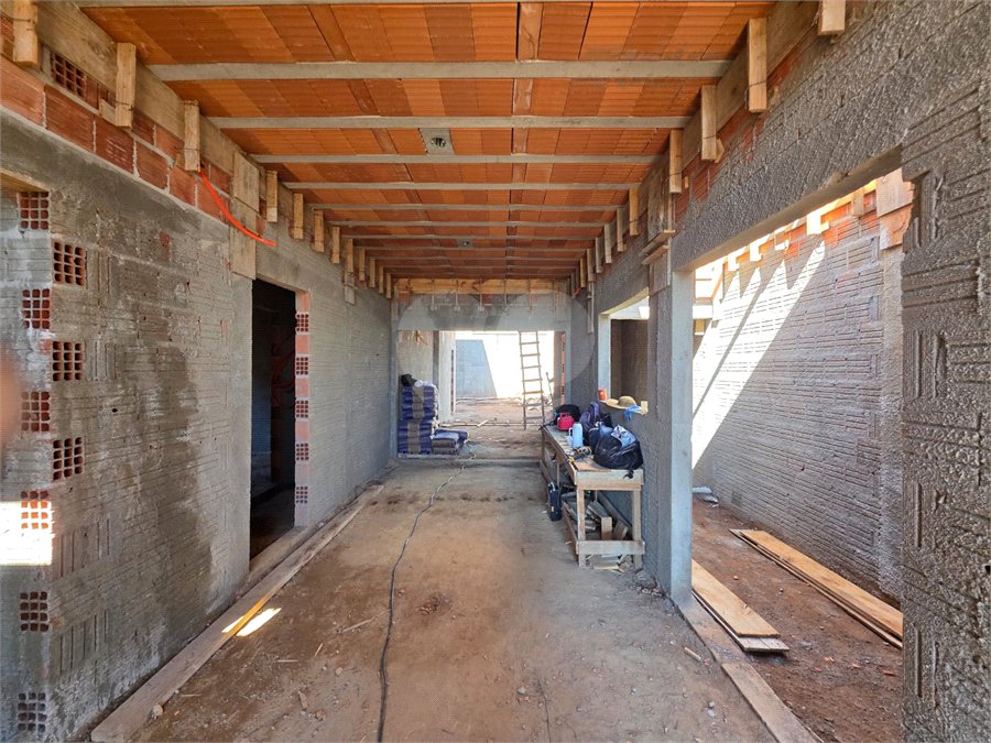 Casa térrea 3 dormitório 1 suíte com closet à venda no Condomínio Vileneuve,
