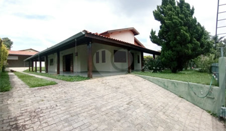 Casa para alugar com 3 quartos, sendo 1 suíte, no condomínio Vinhas da Vista Alegre - Lado Café, Vinhedo - SP