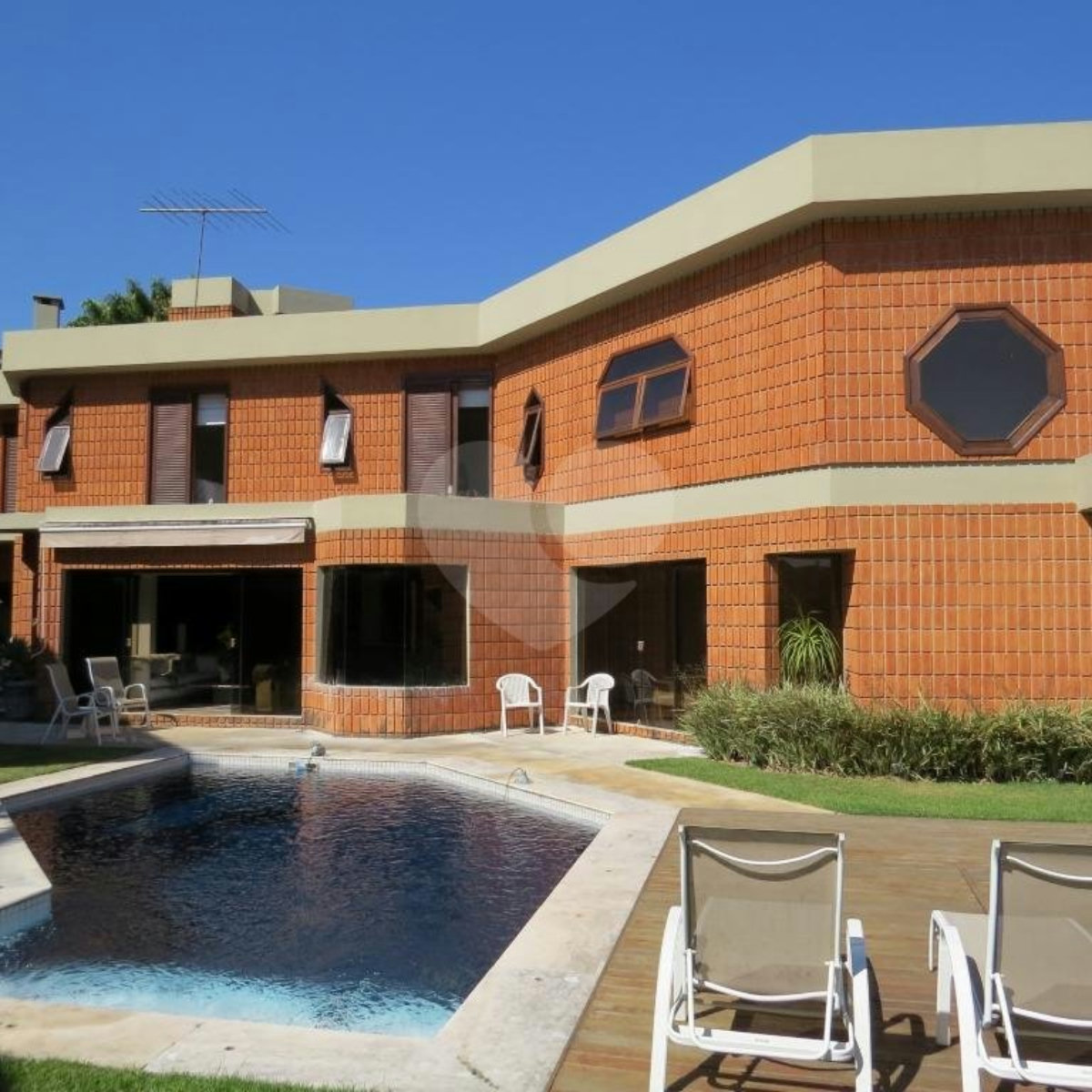 Casa de Vila à venda com 5 quartos, sendo 3 suítes, em Morumbi, São Paulo, SP