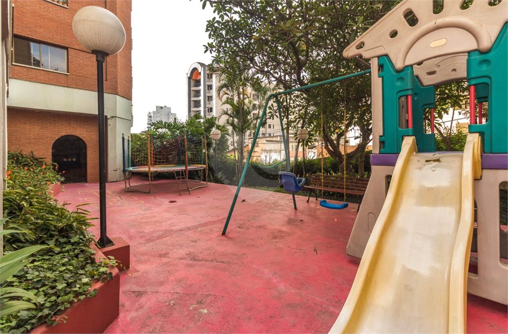 Apartamento com 4 quartos, 3 suítes, 6 vagas, 280 m²Sumaré Alto Padrão