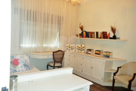 Apto na Vila Mariana c/270m2 - 4 Quartos/3 Suítes/5 Vagas de garagem - metrô Santa Cruz