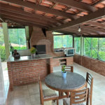 Sítio encantador em Nazaré Paulista – 1.000 m² de terreno, piscina e varanda gourmet