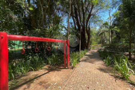 Casa de Alto Padrão à Venda e Locação - Condomínio Vila Verde